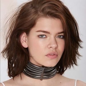 Nasty Gal coiled magnetic choker